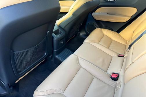 2025 Volvo XC60 Plug-In Hybrid T8 Ultra