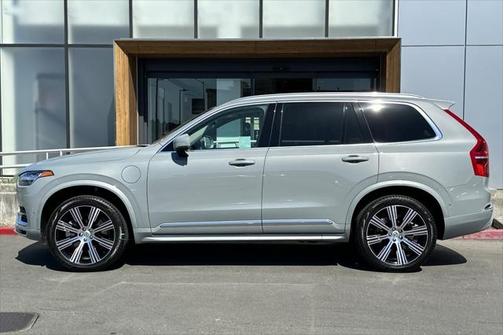 2025 Volvo XC90 Plug-In Hybrid T8 Plus 7-Seater