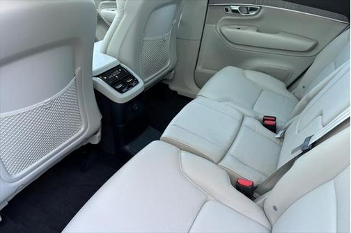 2025 Volvo XC90 Plug-In Hybrid T8 Plus 7-Seater