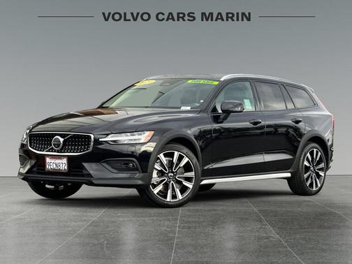 2023 Volvo V60 Cross Country B5 Ultimate