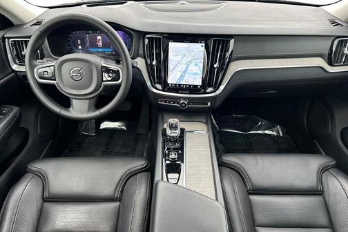 2023 Volvo V60 Cross Country B5 Ultimate