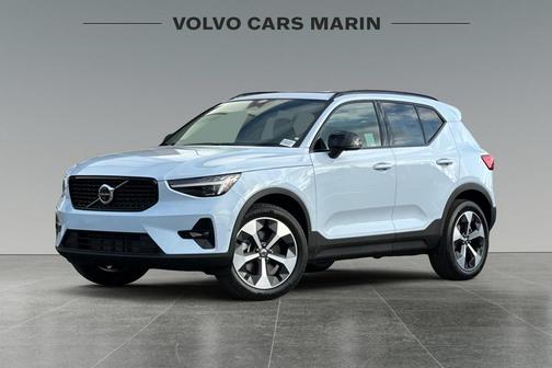 2026 Volvo XC40 B5 Plus
