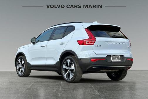 2026 Volvo XC40 B5 Plus