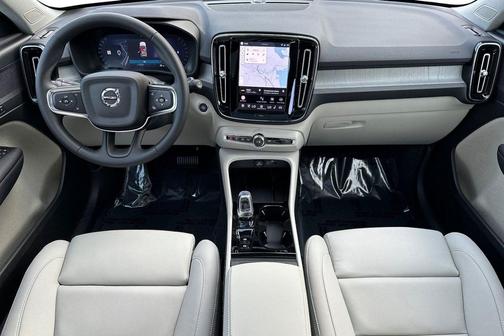 2026 Volvo XC40 B5 Plus