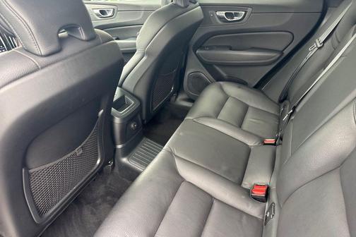 Thunder Grey Metallic 2023 Volvo XC60 Recharge Plug-In Hybrid T8 Plus Dark Theme