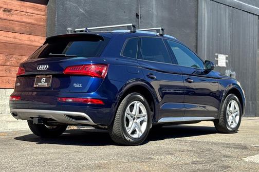 Blue Metallic 2018 Audi Q5 2.0T Premium
