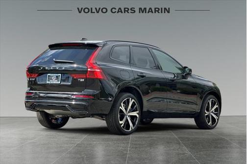 2025 Volvo XC60 Plug-In Hybrid T8 Ultra
