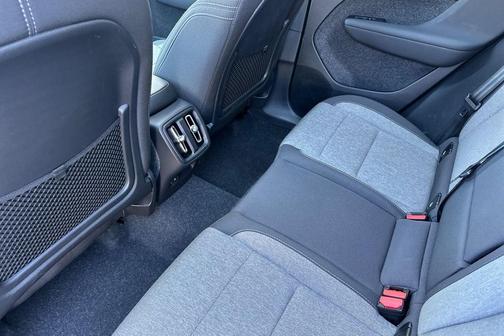 Onyx Black Metallic 2025 Volvo XC40 B5 Core Bright Theme