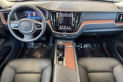 Onyx Black Metallic 2023 Volvo XC60 B5 Plus Dark Theme