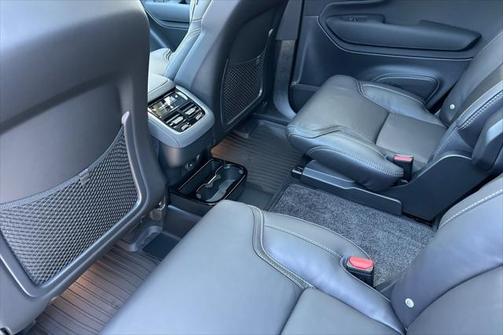 2025 Volvo XC90 B6 Ultra
