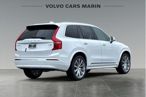 2025 Volvo XC90 B5 Core