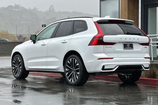 2026 Volvo XC60 B5 Ultra