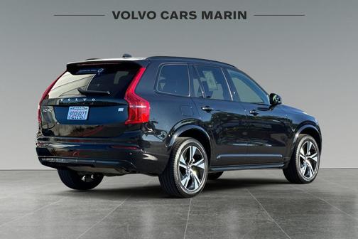 2023 Volvo XC90 Recharge Plug-In Hybrid T8 Plus Dark Theme 7-Seater