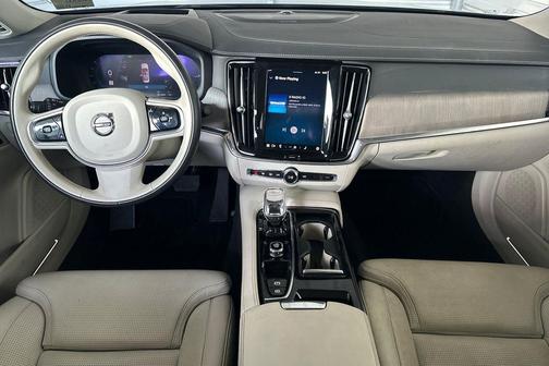 2024 Volvo S90 Recharge Plug-In Hybrid T8 Ultimate