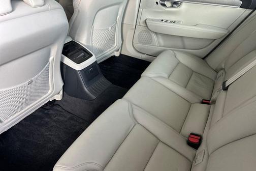 2024 Volvo S90 Recharge Plug-In Hybrid T8 Ultimate