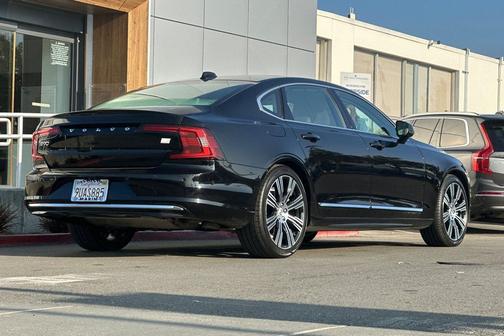 2024 Volvo S90 Recharge Plug-In Hybrid T8 Ultimate