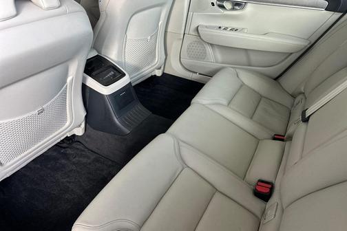 2024 Volvo S90 Recharge Plug-In Hybrid T8 Ultimate