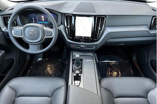 2025 Volvo XC60 B5 Core