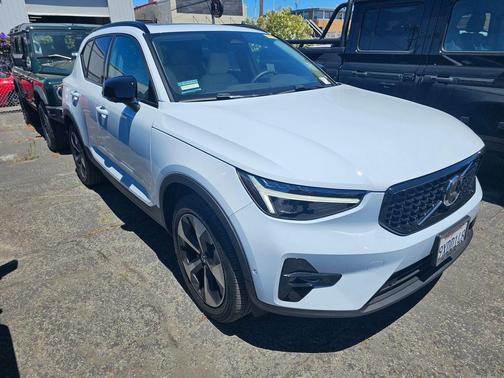 Cloud Blue 2026 Volvo XC40 Plus, B5 AWD Gas (mild hybrid), Dark
