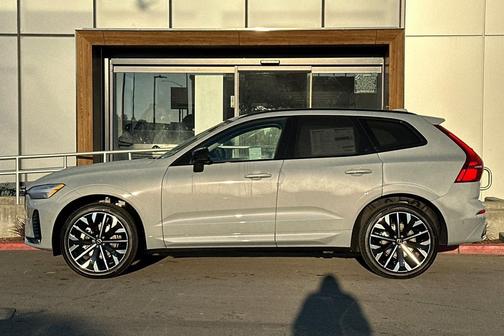 2026 Volvo XC60 B5 Ultra