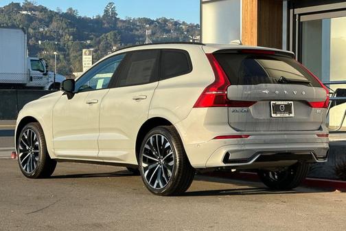 2026 Volvo XC60 B5 Ultra