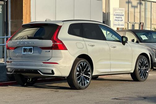 2026 Volvo XC60 B5 Ultra