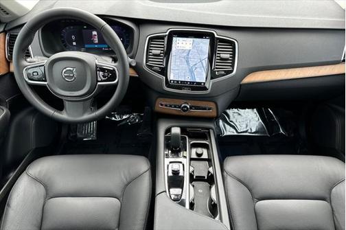 2024 Volvo XC90 B5 Plus Bright Theme