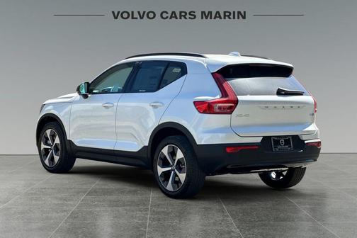 2026 Volvo XC40 B5 Plus