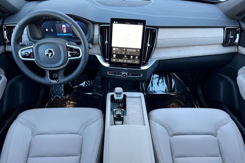 2026 Volvo XC90 Plus, B5 AWD Gas (mild hybrid), Gasoline, Bright, 7 Seats