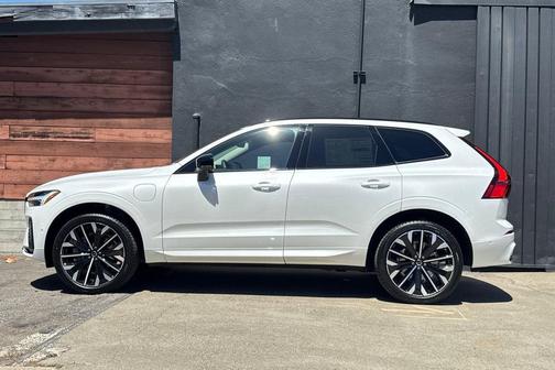 Crystal White Metallic 2026 Volvo XC60 Plug-In Hybrid Ultra, T8 AWD Electric/Gasoline, Dark