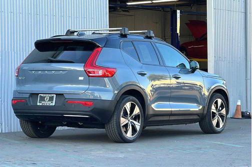 2021 Volvo XC40 Recharge Pure Electric P8