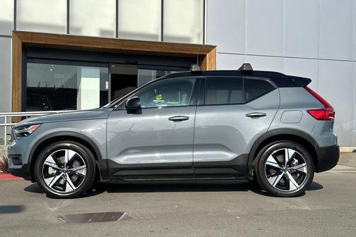 2021 Volvo XC40 Recharge Pure Electric P8