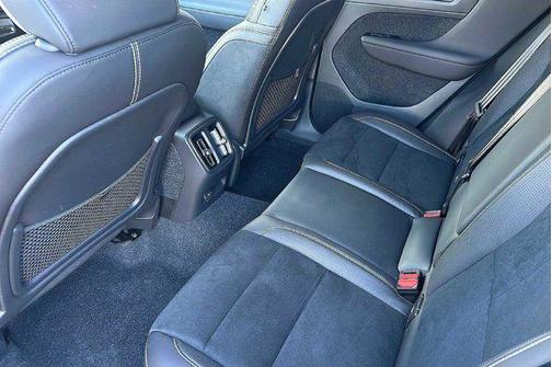 2021 Volvo XC40 Recharge Pure Electric P8