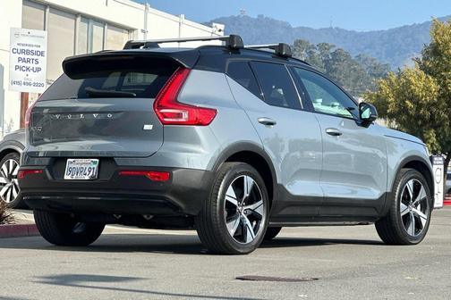 2021 Volvo XC40 Recharge Pure Electric P8