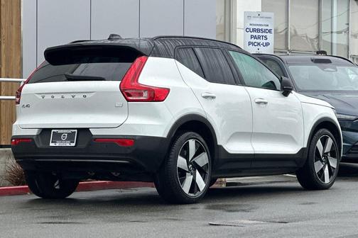 2023 Volvo XC40 Recharge Pure Electric Twin Plus