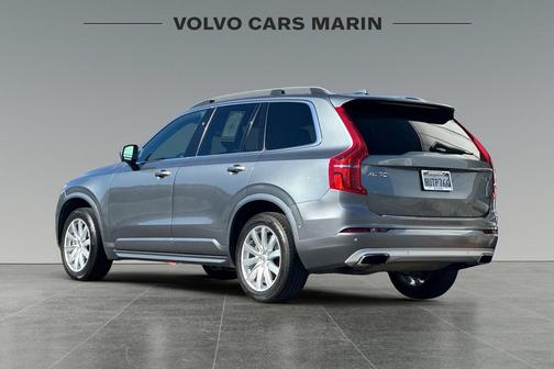 2018 Volvo XC90 T6 Momentum