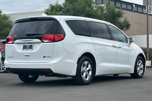 2018 Chrysler Pacifica Hybrid Touring Plus