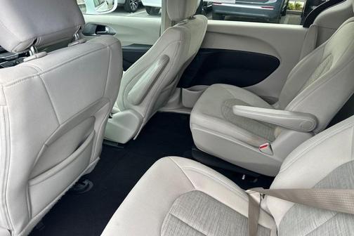 2018 Chrysler Pacifica Hybrid Touring Plus