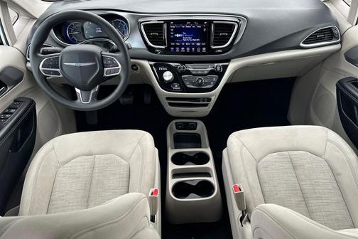 2018 Chrysler Pacifica Hybrid Touring Plus
