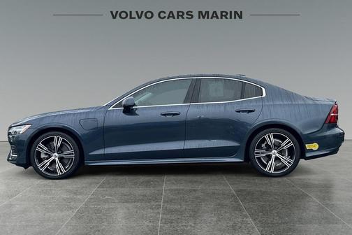2022 Volvo S60 Recharge Plug-In Hybrid T8 Inscription