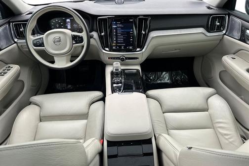 2022 Volvo S60 Recharge Plug-In Hybrid T8 Inscription