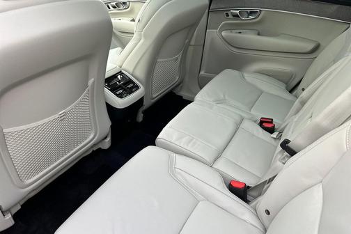 2026 Volvo XC90 B6 Ultra 7-Seater