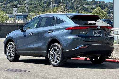 2021 Toyota Venza LE