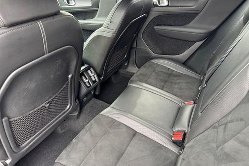 2020 Volvo XC40 T5 R-Design