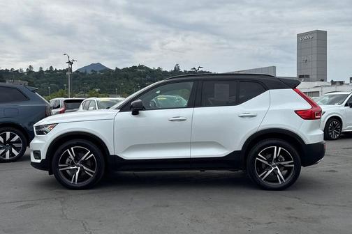 2020 Volvo XC40 T5 R-Design