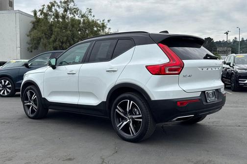 2020 Volvo XC40 T5 R-Design