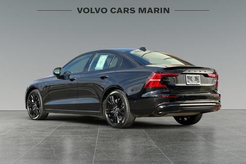 2024 Volvo S60 Recharge Plug-In Hybrid T8 Ultimate Black Edition