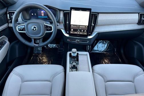 2026 Volvo XC90 Plus, B5 AWD Gas (mild hybrid), Gasoline, Bright, 7 Seats