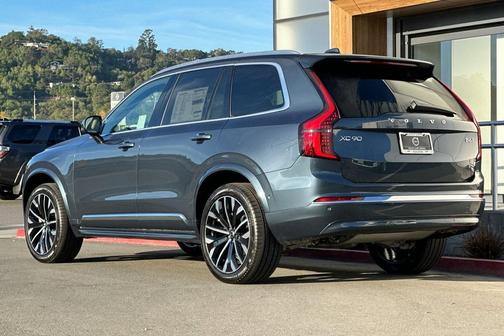 2026 Volvo XC90 B6 Plus 6-Seater