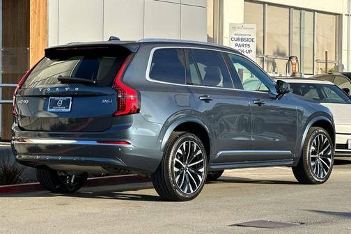 2026 Volvo XC90 B6 Plus 6-Seater